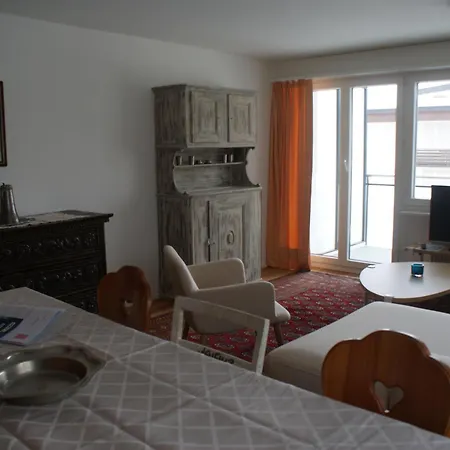 4 Zi Familienwohnung Haus Ravaisch 44 Im 4ten Og Dorf Apartment Davos